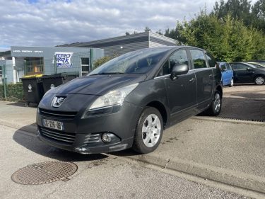 PEUGEOT 5008 1.6HDI 110CH