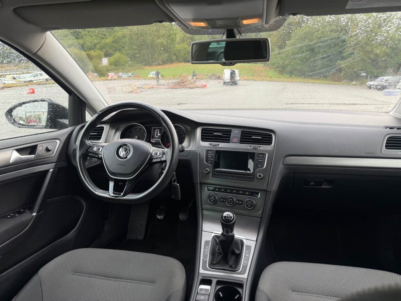 VOLKSWAGEN GOLF 1.2 TSI 105ch BlueMotion Technology Trendline DÉPÔT-VENTE
