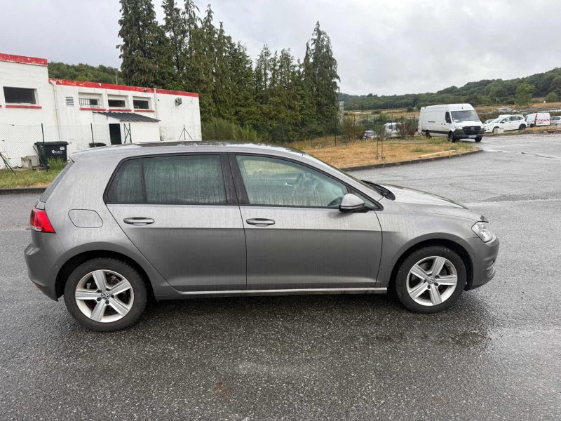 VOLKSWAGEN GOLF 1.2 TSI 105ch BlueMotion Technology Trendline DÉPÔT-VENTE