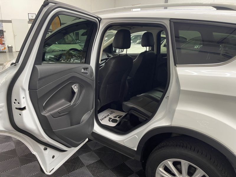 FORD KUGA GARANTIE 12 MOIS 2.0 TDCI 180ch TITANIUM 4X4 POWERSHIFT BVA