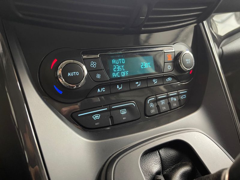 FORD KUGA GARANTIE 12 MOIS 2.0 TDCI 180ch TITANIUM 4X4 POWERSHIFT BVA