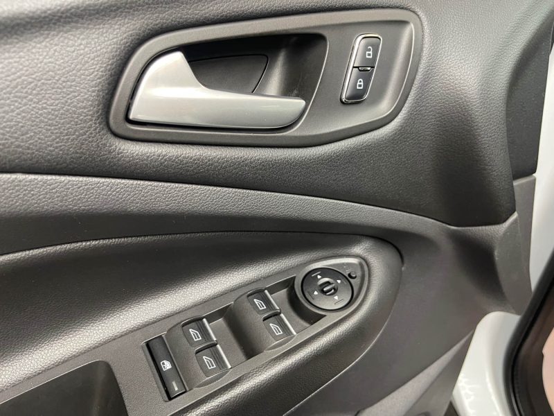 FORD KUGA GARANTIE 12 MOIS 2.0 TDCI 180ch TITANIUM 4X4 POWERSHIFT BVA