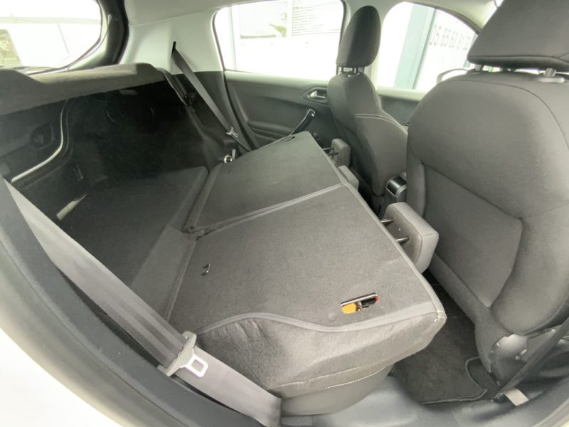 PEUGEOT 208 1.6 BLUE HDI 75 CV ACTIVE BUSINESS