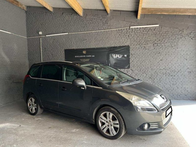 PEUGEOT 5008 2012