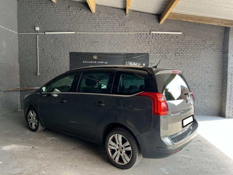 PEUGEOT 5008 1.6 HDI 112CH 7 PLACES 