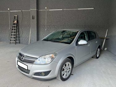 OPEL ASTRA 2010