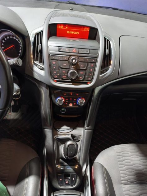 OPEL ZAFIRA TOURER 2.0 CDTI 110 Cv COSMO PACK - RADAR AVANT ET ARRIERE - CLIMATISATION - LED INTERIEUR  2013