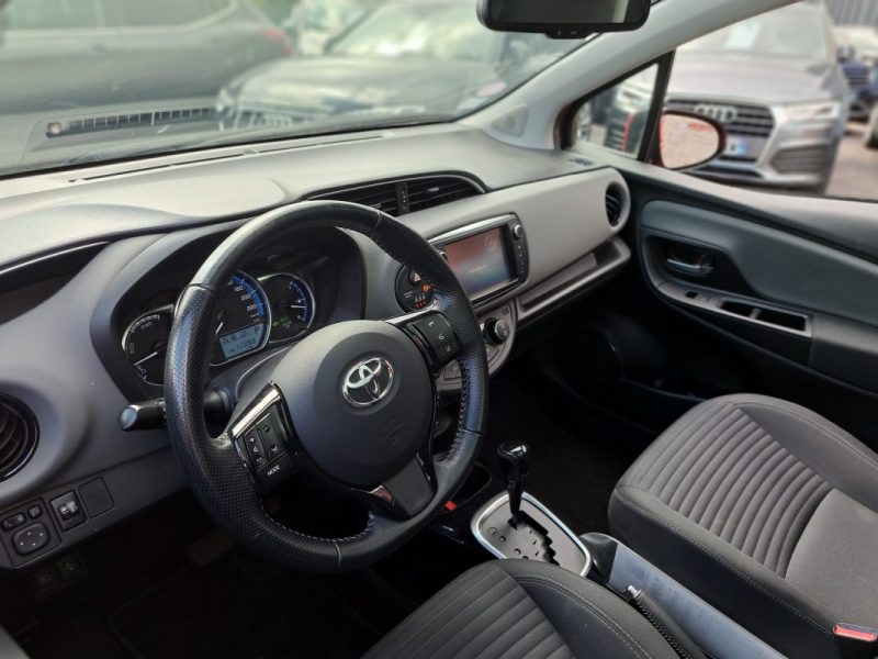 TOYOTA YARIS HYBRID 2015
