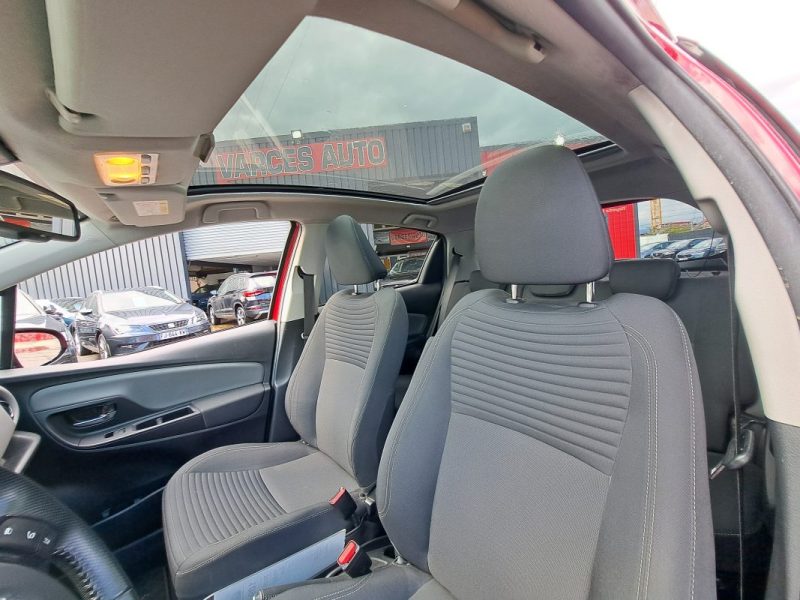 TOYOTA YARIS HYBRID 2015