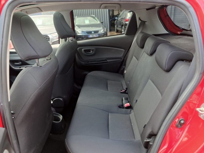 TOYOTA YARIS HYBRID 2015