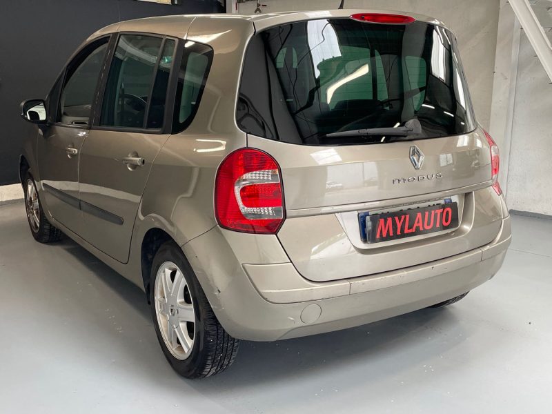 RENAULT GRAND MODUS 1.2i 102CH CONFORT