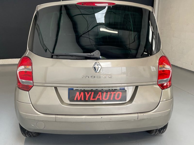 RENAULT GRAND MODUS 1.2i 102CH CONFORT