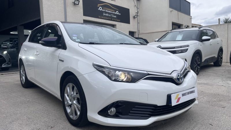 TOYOTA AURIS 2016