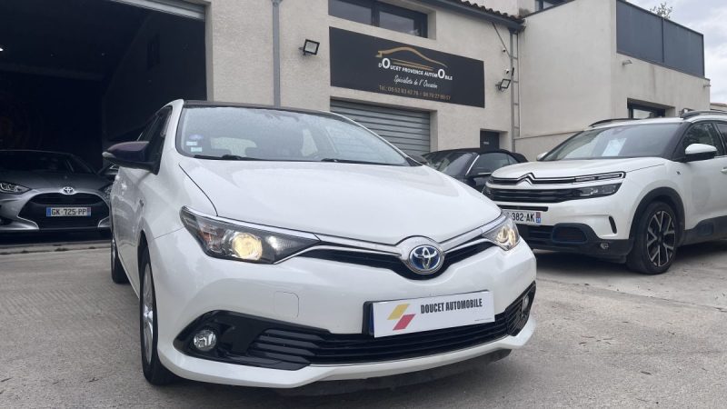 TOYOTA AURIS 2016