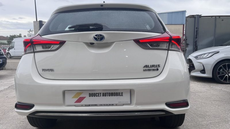 TOYOTA AURIS 2016