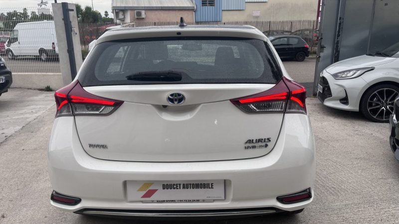 TOYOTA AURIS 2016