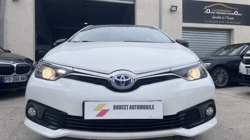TOYOTA AURIS 2016