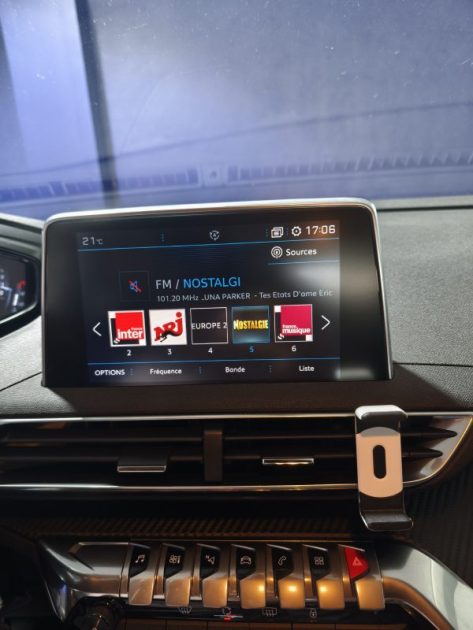 PEUGEOT 3008 1.5 BLUEHDI 130Cv FINITION ALLURE REGULATEUR DE VITESSE - CLIMATISATION - BLUETOOTH  2019