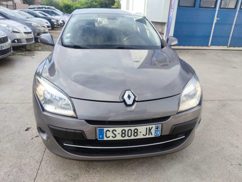 RENAULT MEGANE III BERLINE Dynamique Champion Euro 5 dCi 110 FAP eco2