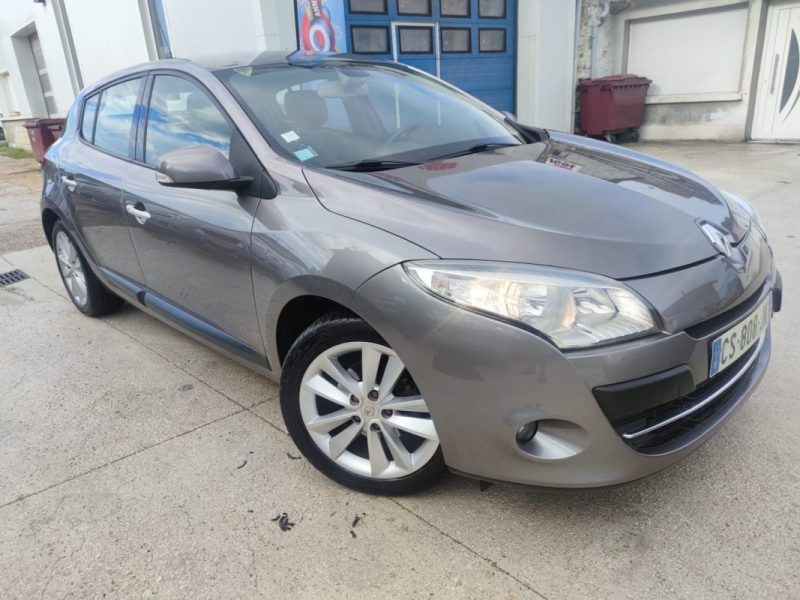 RENAULT MEGANE III BERLINE Dynamique Champion Euro 5 dCi 110 FAP eco2