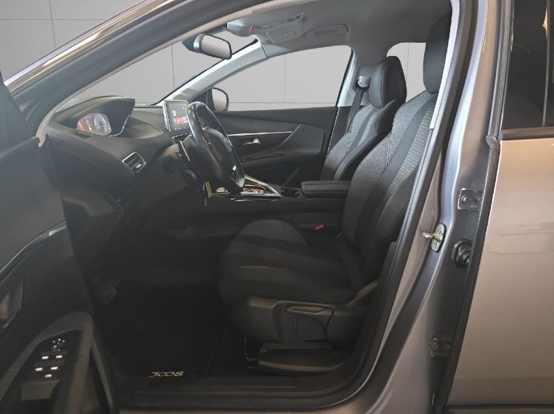 PEUGEOT 3008 1.5 BlueHDi 130 CV *BOITE AUTO*.