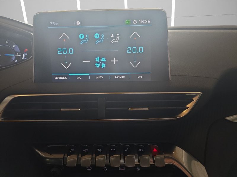 PEUGEOT 3008 1.5 BlueHDi 130 CV *BOITE AUTO*.