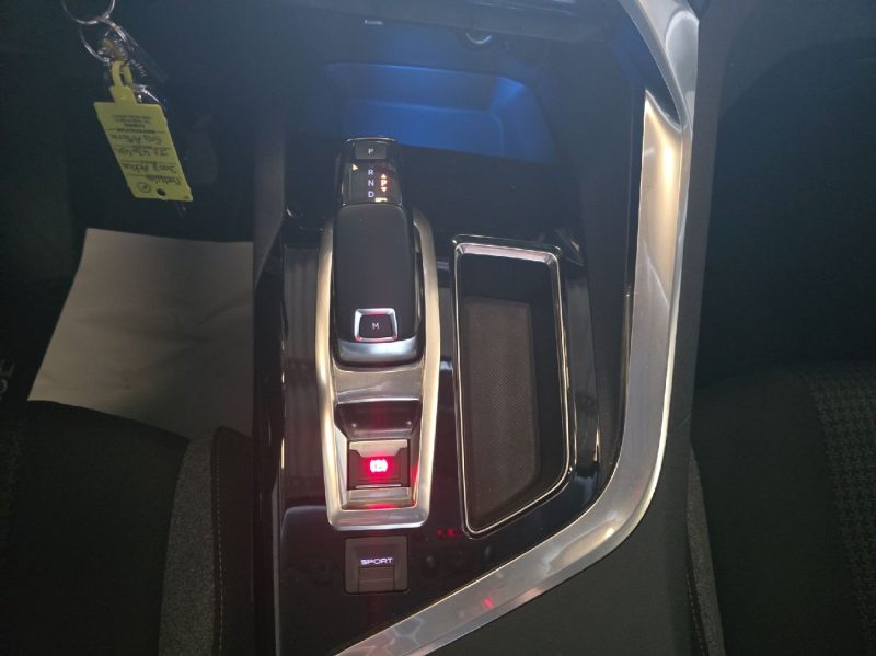 PEUGEOT 3008 1.5 BlueHDi 130 CV *BOITE AUTO*.