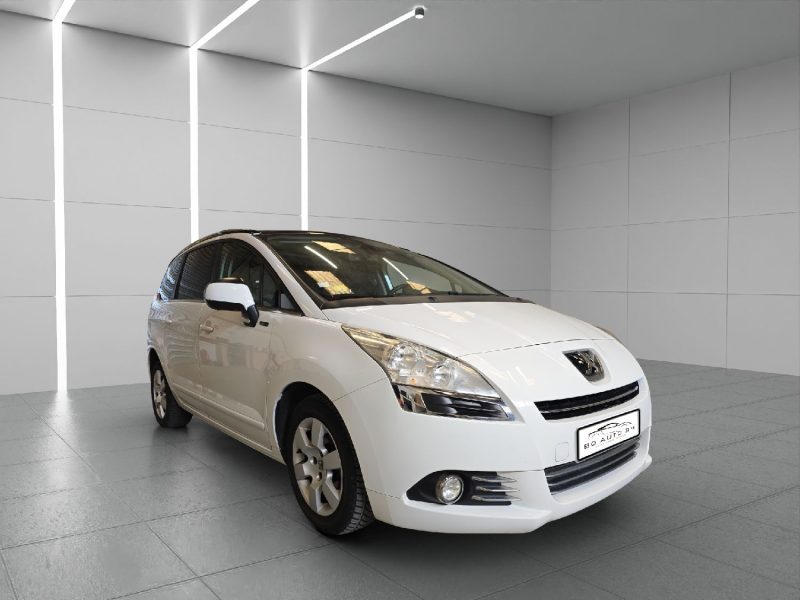 PEUGEOT 5008 2012