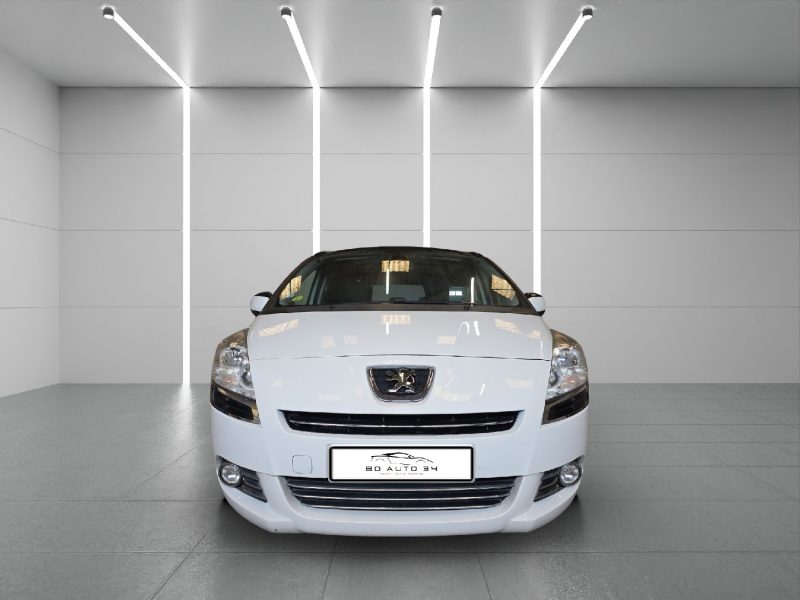 PEUGEOT 5008 2012