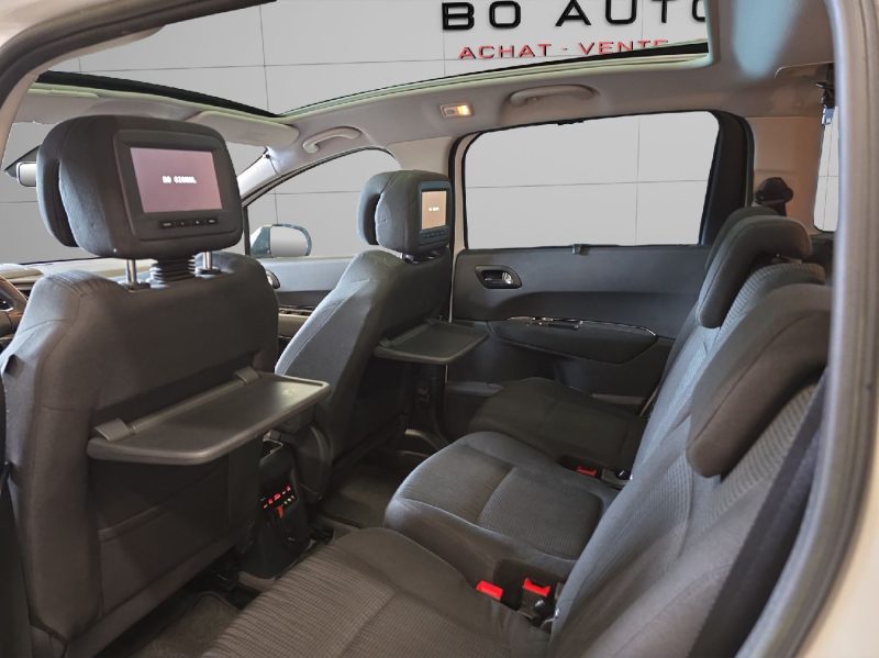 PEUGEOT 5008 2012