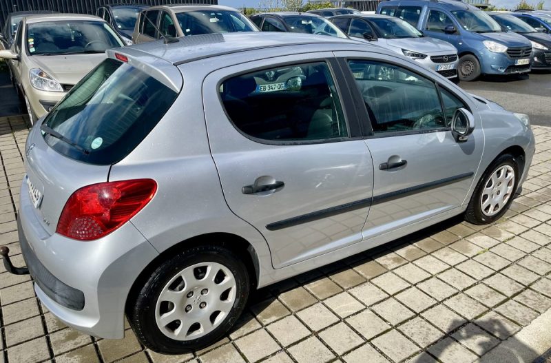 PEUGEOT 207 2009.1.4 HDI EXECUTIVE TWINPORT 70ch Unlimited