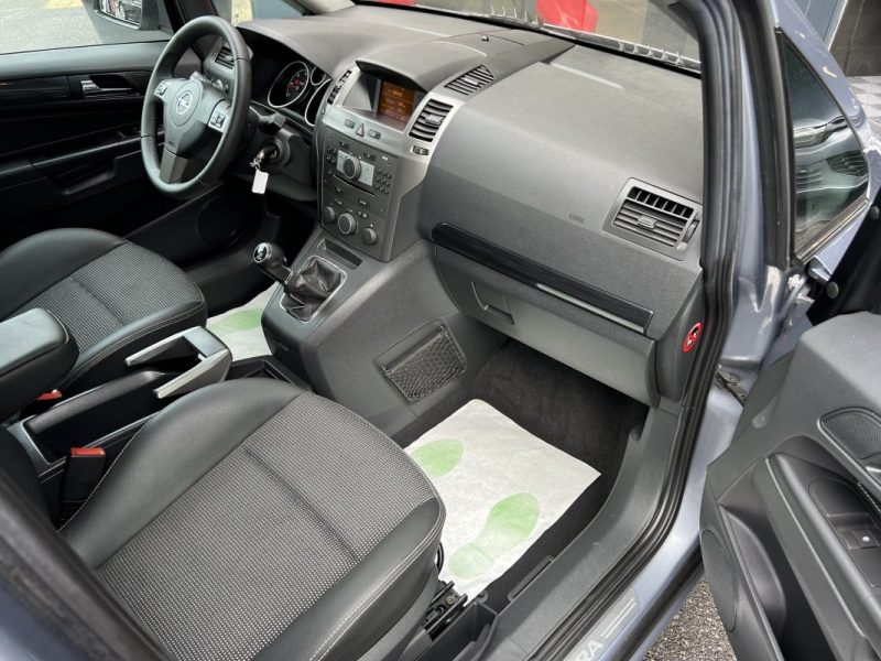 OPEL ZAFIRA B II 1.9 CDTI 120 Cv PREMIERE MAIN 54 900 Km 7 PLACES ATTELAGE TOIT PANO - GARANTIE 1 AN