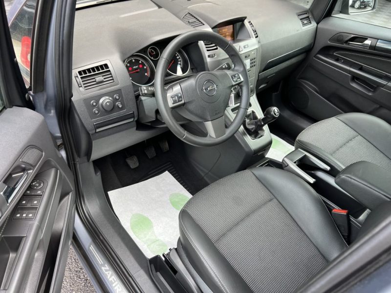 OPEL ZAFIRA B II 1.9 CDTI 120 Cv PREMIERE MAIN 54 900 Km 7 PLACES ATTELAGE TOIT PANO - GARANTIE 1 AN