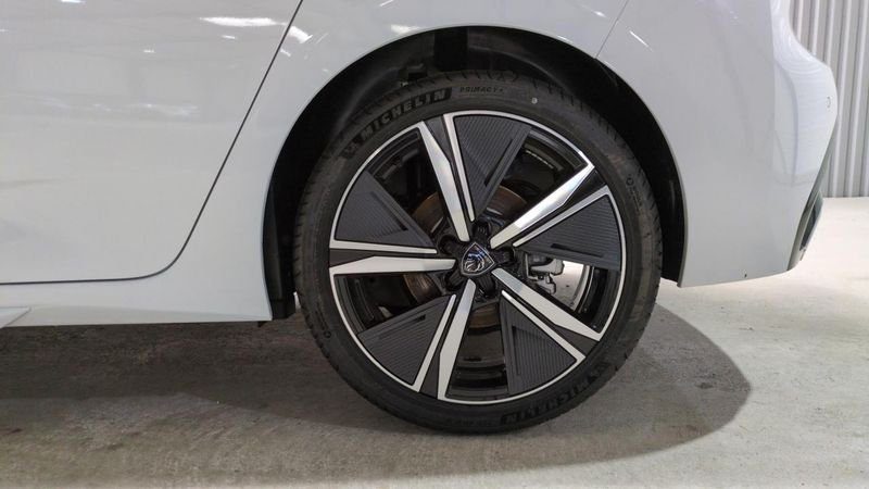 Peugeot 308 Bluehdi 130ch s&s eat8 gt + pack vision 360 and drive assist plus
