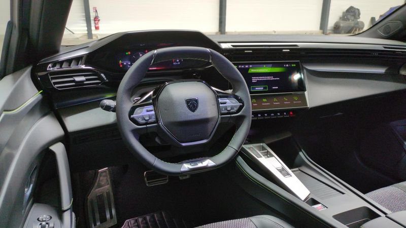 Peugeot 308 Bluehdi 130ch s&s eat8 gt + pack vision 360 and drive assist plus