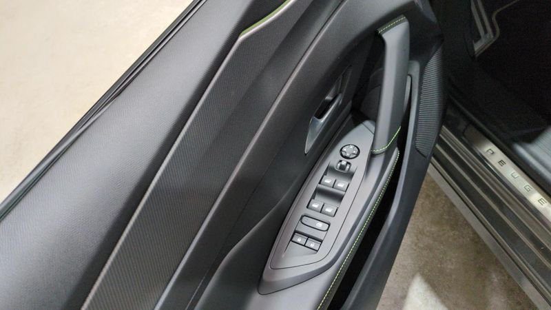 Peugeot 308 Bluehdi 130ch s&s eat8 gt + pack vision 360 and drive assist plus