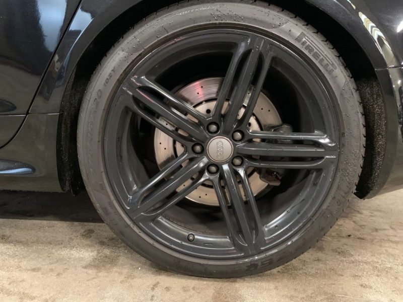 AUDI RS6 BERLINE V10 580ch 5.0 FSI QUATTRO TIPTRONIC-Toit ouvrant-Cuir Alcantara-BOSE