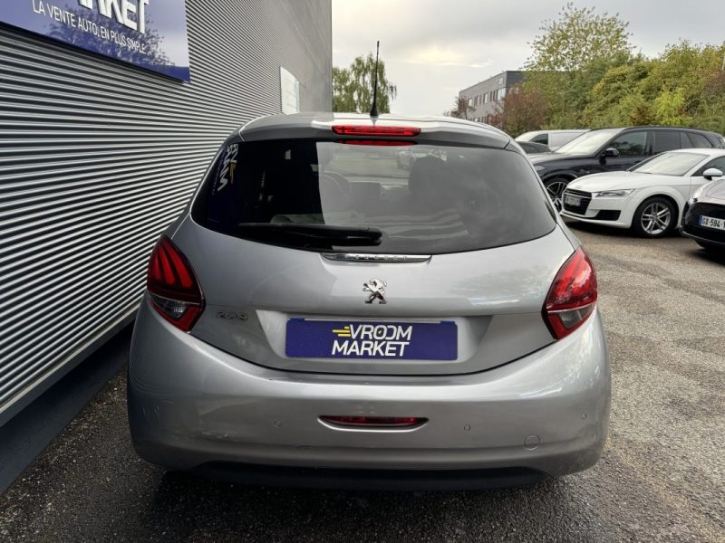 PEUGEOT 208 1.2 PureTech 82ch Signature - Entretien Complet Peugeot