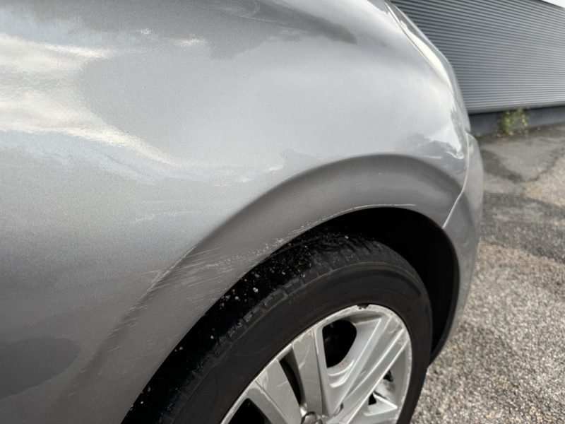 PEUGEOT 208 1.2 PureTech 82ch Signature - Entretien Complet Peugeot