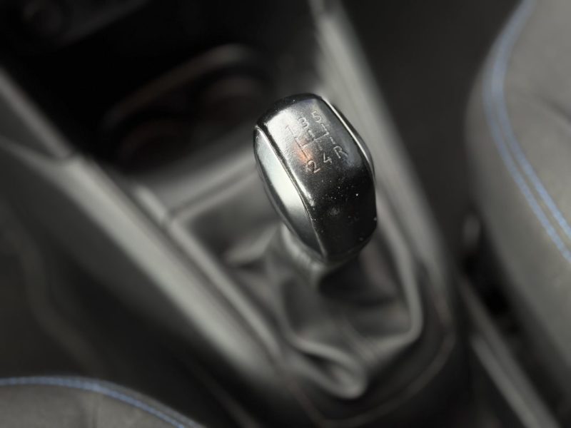 PEUGEOT 208 1.2 PureTech 82ch Signature - Entretien Complet Peugeot