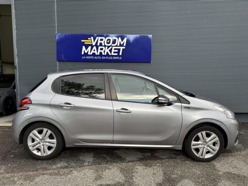 PEUGEOT 208 1.2 PureTech 82ch Signature - Entretien Complet Peugeot