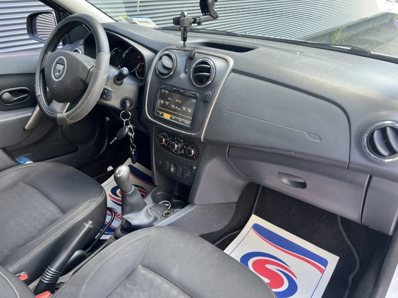 DACIA SANDERO 0.9 TCe 90ch Lauréate - SUIVI D\'ENTRETIEN COMPLET RENAULT