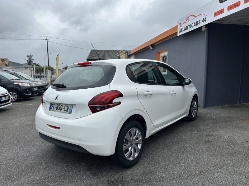 PEUGEOT 208 2019