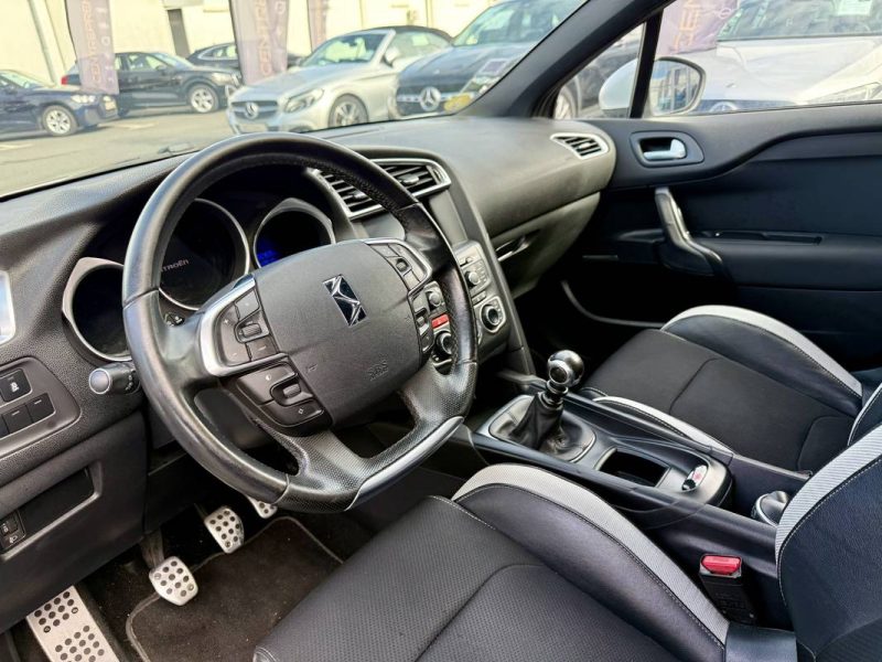 CITROEN DS4 2.0 HDi135 So Chic