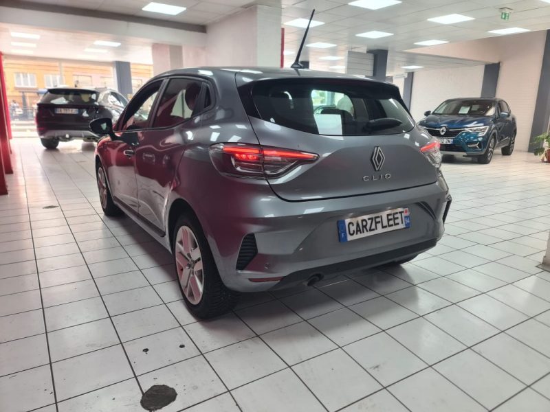 RENAULT CLIO 2024