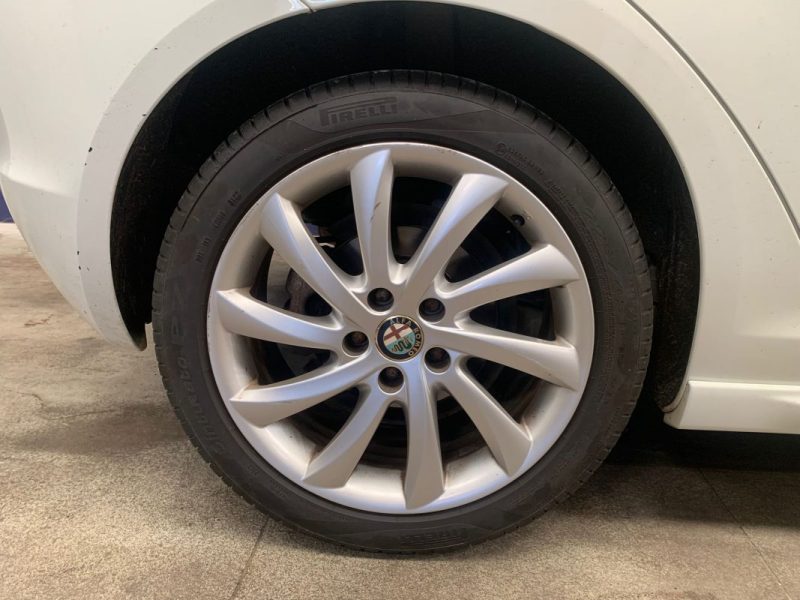 ALFA ROMEO GIULIETTA 1.4 Distinctive-Pack hiver-Cuir Alcantara 