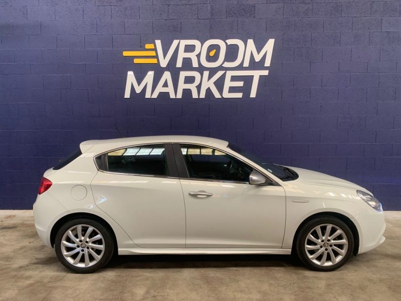 ALFA ROMEO GIULIETTA 1.4 Distinctive-Pack hiver-Cuir Alcantara 