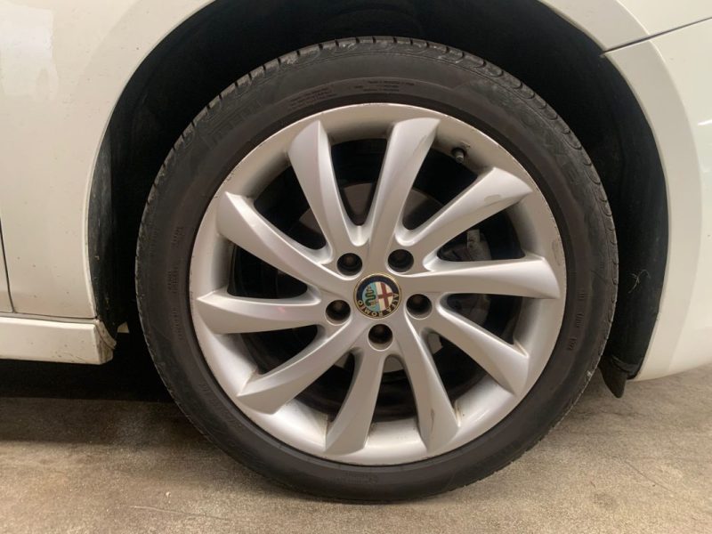 ALFA ROMEO GIULIETTA 1.4 Distinctive-Pack hiver-Cuir Alcantara 