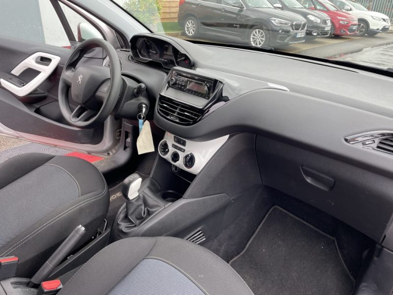 PEUGEOT 208 1.2 L 68ch Like 5p GARANTIE 3/12 MOIS
