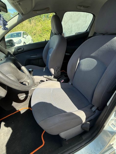 PEUGEOT 206 2001